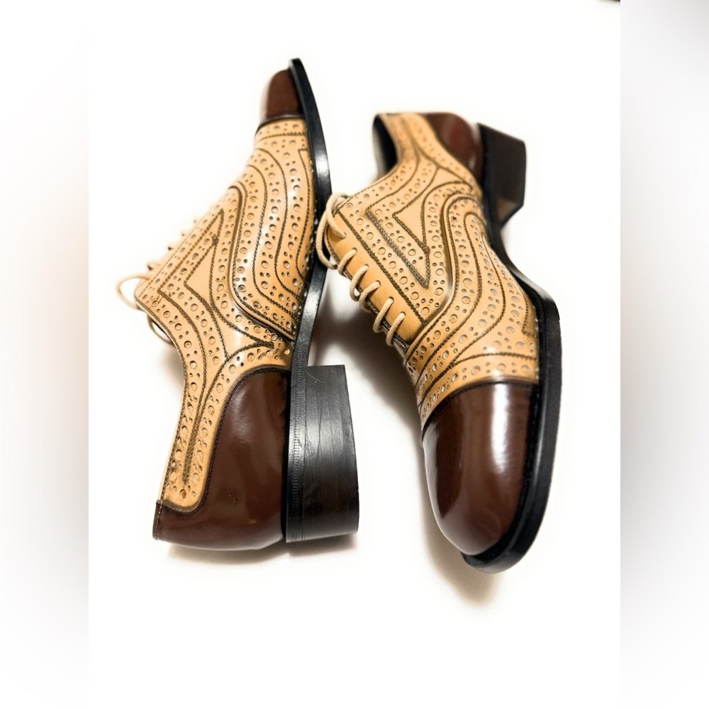 Stephane Kelian Paris TwoTone Oxford Tan & Brown Brogue Leather Classics Women 9 - Picture 2 of 10